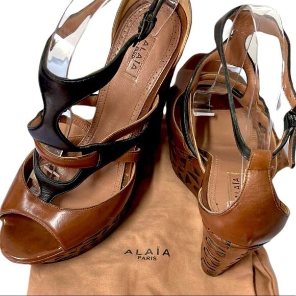 ALAIA Paris Leather Wedge Sandals - Picture 15 of 16